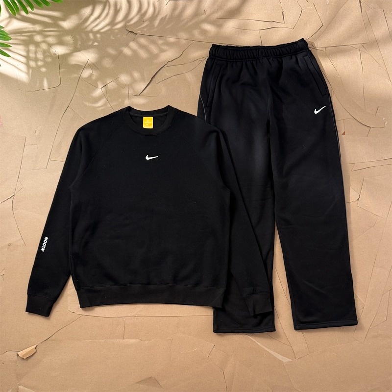 NIKE