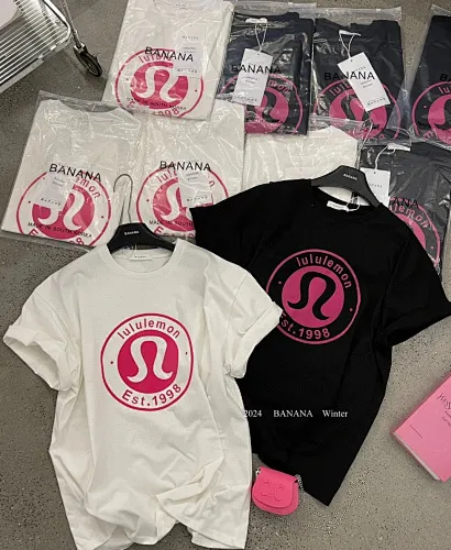 LULULEMON T-Shirt